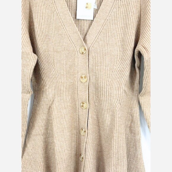 Button-Up Hourglass Cardigan - Picture 9 of 9